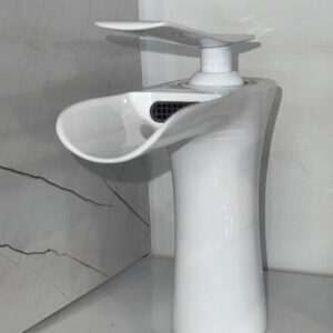 WATERFALL STYLE SQUARE CHROME FAUCET