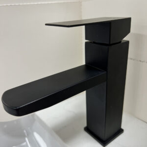 MODERN BLACK SQUARE FAUCET