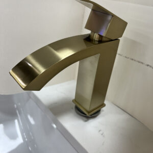 MODERN LOOK BRUSHED GOLD FAUCET