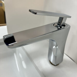 MODERN STYLE CHROME FAUCET