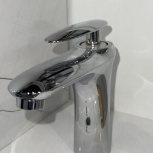 MODERN CHROME ROUND FAUCET
