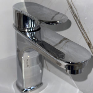 MODERN CHROME ROUND FAUCET