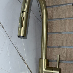 MODERN GOLD PULL-OUT FAUCET